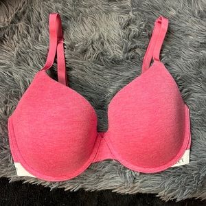 Victoria Secret T-Shirt bra